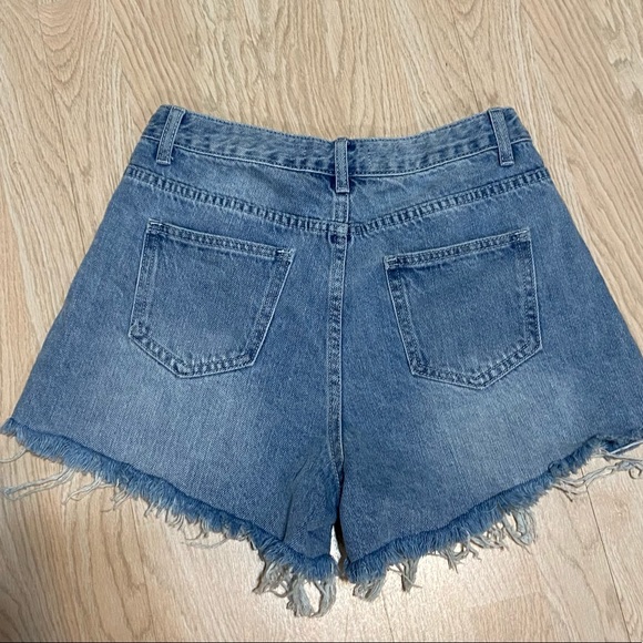 💙Vintage high rise Jean shorts - Picture 4 of 7